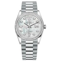 Relógio feminino falso Rolex Day-Date Platinum madrepérola com mostrador de diamante e moldura de diamante M128396TBR-0005